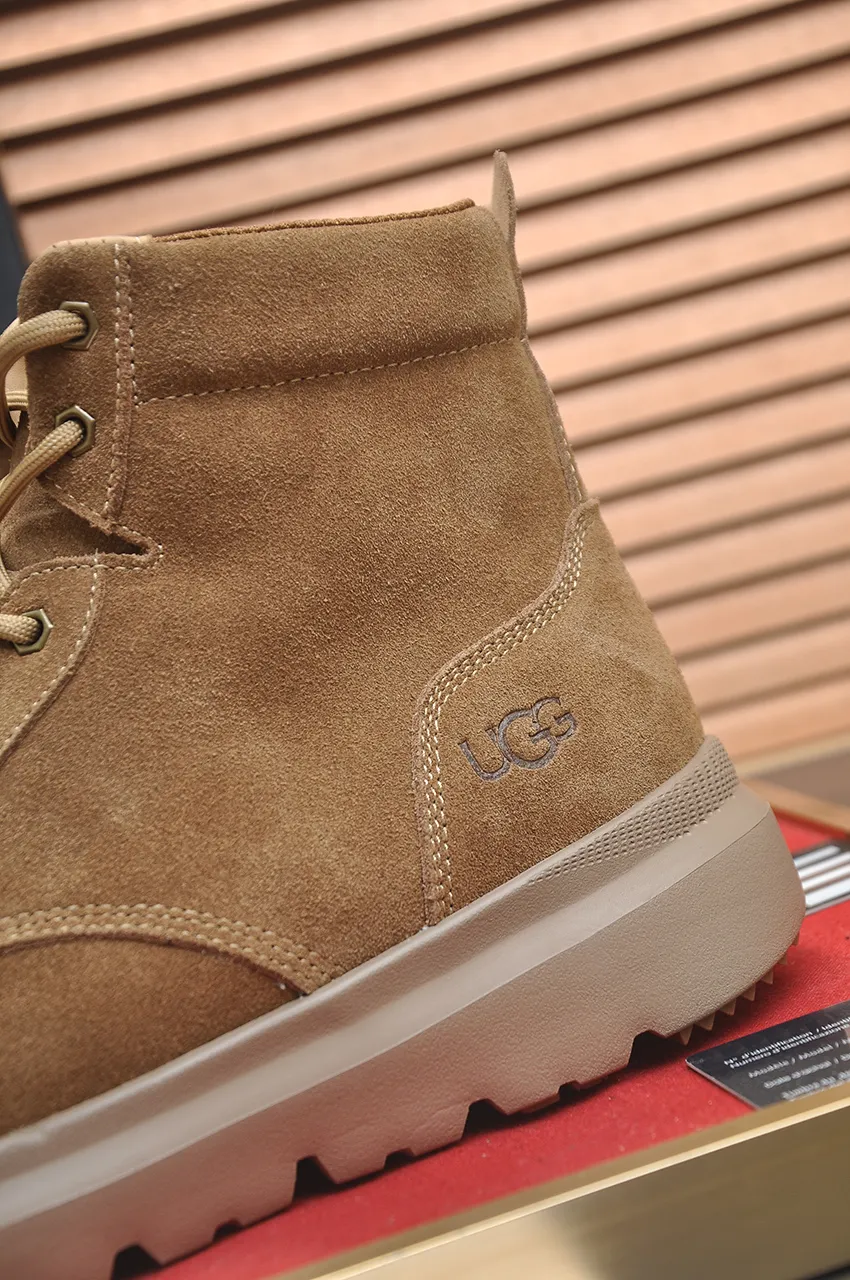 Men's shoes 💰580💶【UGG】(full genuine wool lining) Please pay attention to the original quality and compare the thickness of the wool 🏮🏮Hot style Martin boots from Australia's warm luxury brand men's shoes, official website synchronization, Beckham men's style..., made of imported top-layer waxed cowhide, waxed toe, Australian real wool velvet lining Carefully sewn...Imported rubber Martin boots outsole (comfortable, soft and wear-resistant). I really like the quality...Exquisite workmanship, you can't put it down once you see it. Code number 39-44